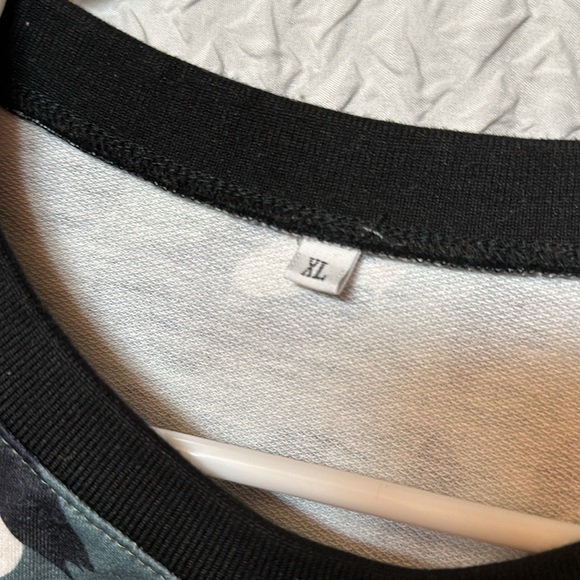 embroidered floral bib long sleeve top XL - Picture 2 of 4